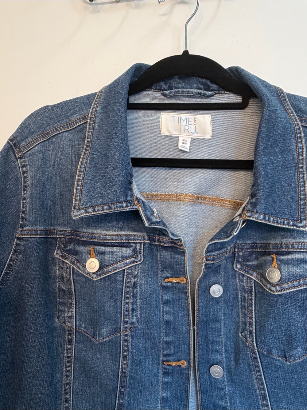 Classic Blue Jean Jacket - Picture 4 of 9